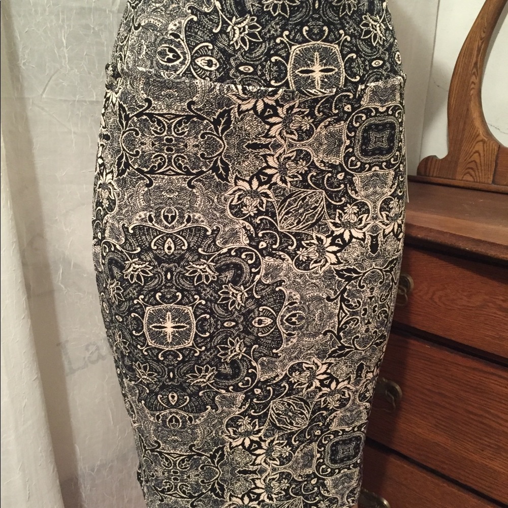 LuLaRoe Cassie Pencil Skirt